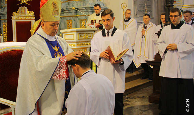 A ACN deu ajuda para a formação deseminaristas na diocese Grodno.