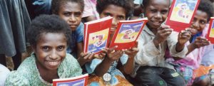 La Biblia del Niño, un best seller mundial de Aid to the Church in Need, celebra su 40 aniversario