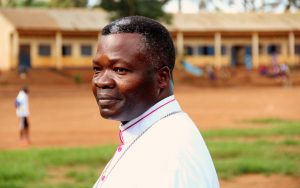 Obispo de Congo-Brazzaville: “Voy siete días de la semana al mercado”