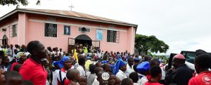 Uganda: Muchos peregrinos vienen andando desde muy lejos - Nace un nuevo lugar de especiales gracias