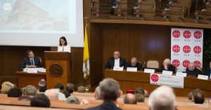 Un paso importante, al que deben seguir hechos