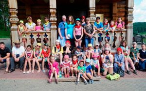 Un vehículo para sacerdotes responsables de un gran territorio en Siberia