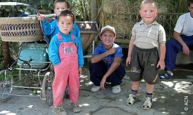 Kyrgyzstan: Mass stipends for for priests.