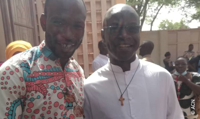 Mali - Morning Mass on 18.07.2021 in the Church of Our Lady of the Annunciation in Sévaré with Father Leon Douyon. Father Leon Douyon was kidnapped on 21.06.2021 and released on 13.07.2021.