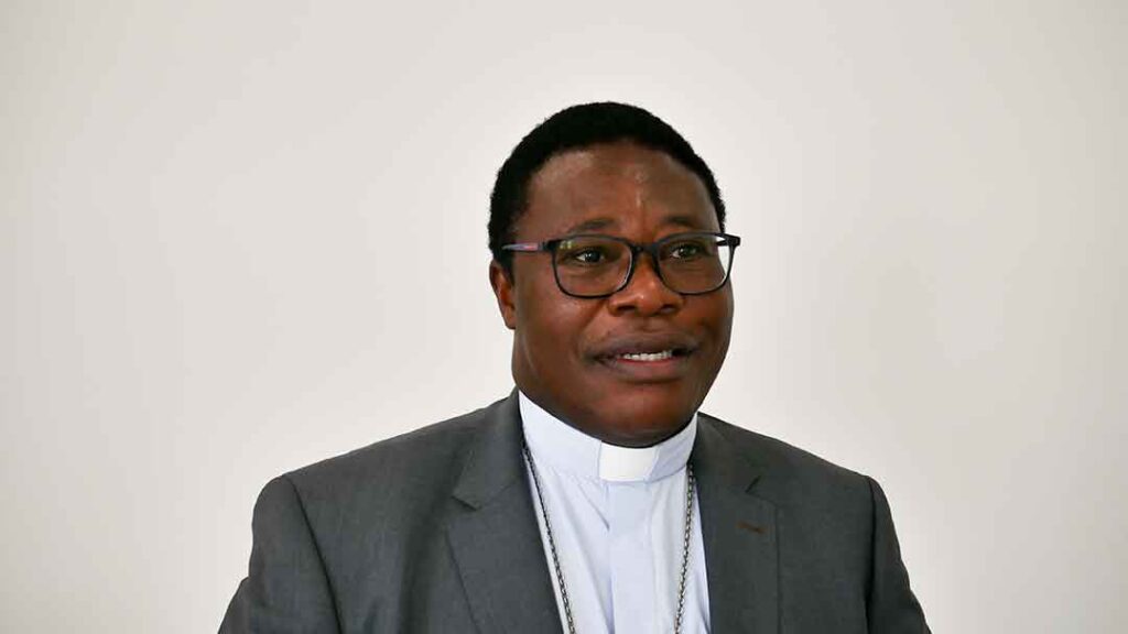 Mons. Bruno Ateba, obispo de Camerún