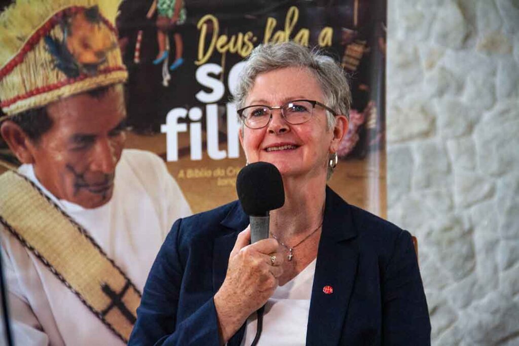 Regina Lynch lors de sa visite à ACN Brésil août 2023