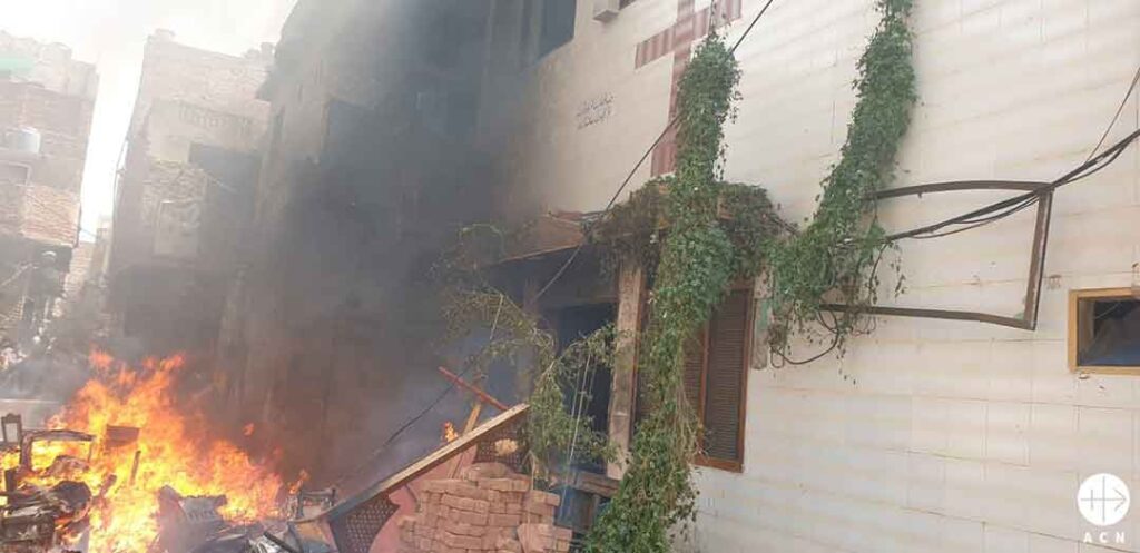 Mass exodus as mob burns churches and homes in Jaranwala, Pakistan